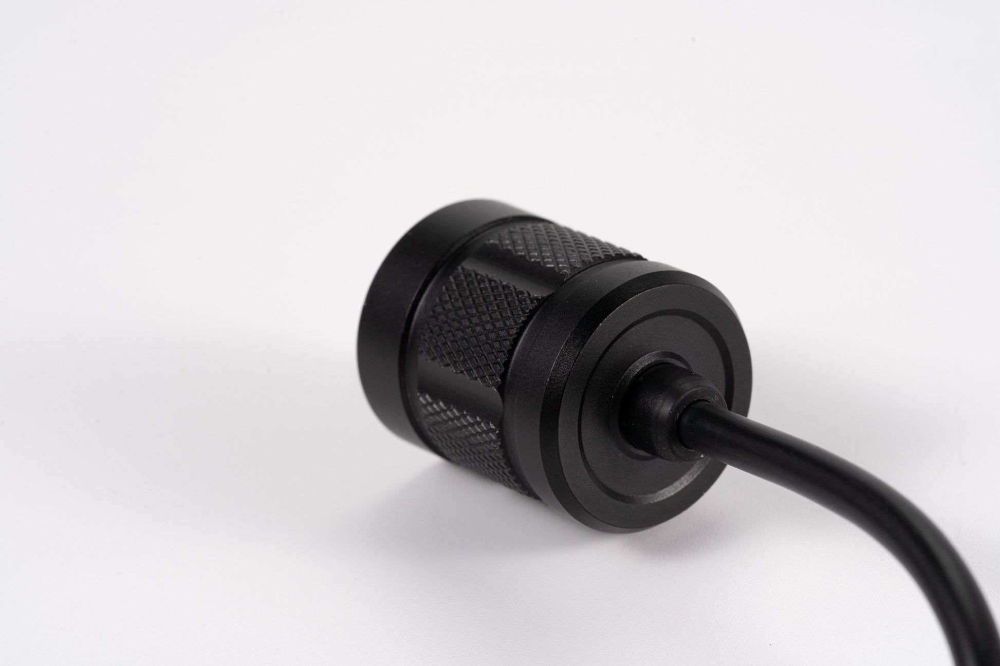 WUBEN L60 Zoomable LED Self Defense Hunting Flashlight - 1200 Lumens